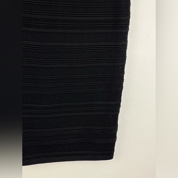 ARITZIA BABATON Bodycon pointelle crochet tube skirt - Picture 6 of 7